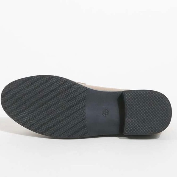 Tan Patent Loafers Shoe - Picture 3 of 6